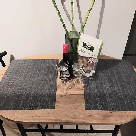 Lenia's Seaside Apartment